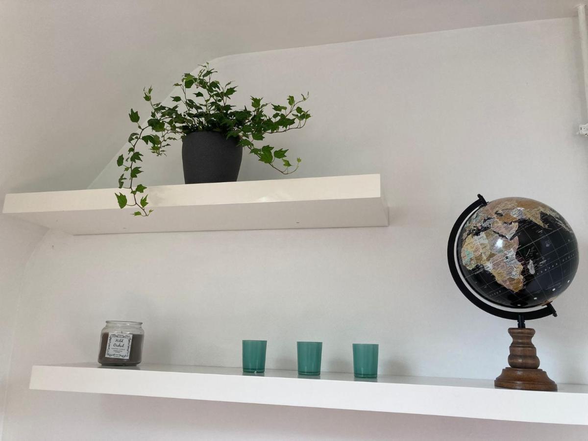 Rustig Appartement In Het Groen Met Terras Kontich Dış mekan fotoğraf