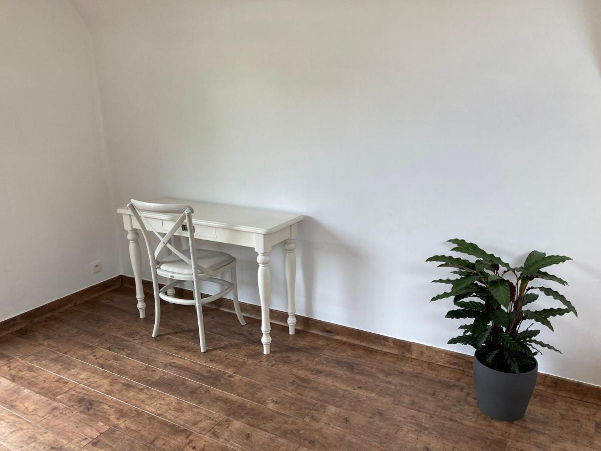 Rustig Appartement In Het Groen Met Terras Kontich Dış mekan fotoğraf